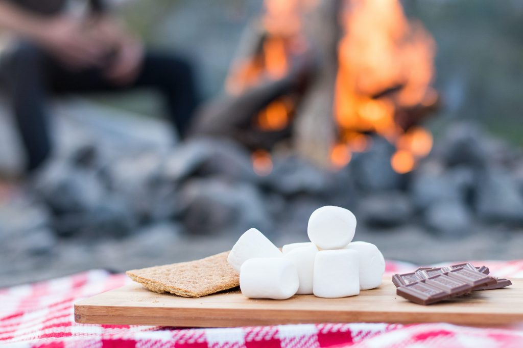 Marshmellows på et bord