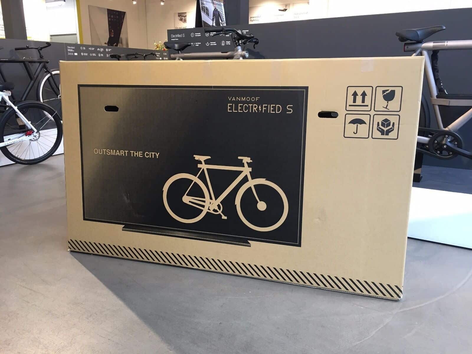 Cykel pakket i en kasse til TV